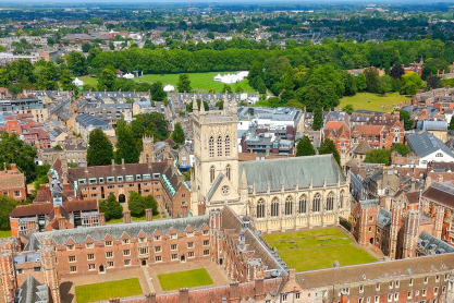 Πανεπιστήμιο του Κέιμπριτζ: Κατηγορίες για «συγκάλυψη» επενδύσεων σε όπλα – Ακαδημαϊκοί απαιτούν διαφάνεια και αποεπένδυση