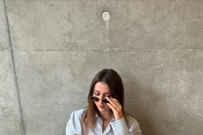 Dad shirts: Μπορούν τα πουκάμισα του μπαμπά σου να σου δώσουν έξτρα πόντους στιλ; Πώς θα τα φορέσεις