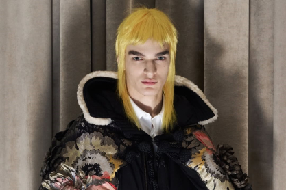 H ανδρική συλλογή του οίκου Dior είναι ένας ύμνος στη σύγχρονη αριστοκρατία, όπως ο Jonathan Anderson την ορίζει