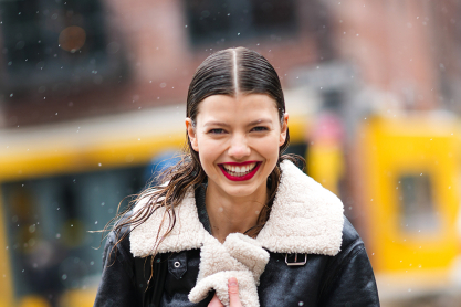 Έξι τρόποι για να «κατακτήσεις» την ευτυχία το 2026, σύμφωνα με επιστήμονες