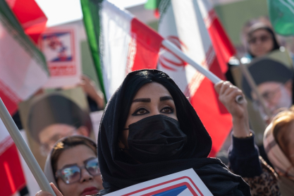 «Να συγχωρείς αλλά να μην ξεχνάς»: Το συγκλονιστικό κόμικ για το Ιράν και την επανάσταση