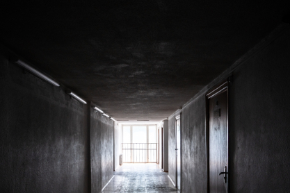 Το «στοιχειωμένο» σπίτι στο Παγκράτι: Όταν κάθε βράδυ την ίδια ώρα η διαφυγή ήταν η μόνη λύση