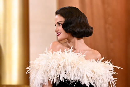 &Chi;&rho;&upsilon;&sigma;έ&sigmaf; &Sigma;&phi;&alpha;ί&rho;&epsilon;&sigmaf; 2026: &Alpha;&pi;ό &tau;&alpha; &theta;&epsilon;&alpha;&tau;&rho;&iota;&kappa;ά &phi;&omicron;&rho;έ&mu;&alpha;&tau;&alpha; &sigma;&epsilon; &epsilon;&kappa;&epsilon;ί&nu;&alpha; &pi;&omicron;&upsilon; &theta;ύ&mu;&iota;&zeta;&alpha;&nu; &tau;&eta;&nu; &alpha;ί&gamma;&lambda;&eta; &tau;&omicron;&upsilon; &pi;&alpha;&lambda;&iota;&omicron;ύ &Chi;ό&lambda;&iota;&gamma;&omicron;&upsilon;&nu;&tau;, &omicron;&iota; &lambda;&alpha;&mu;&pi;&epsilon;&rho;έ&sigmaf; &epsilon;&mu;&phi;&alpha;&nu;ί&sigma;&epsilon;&iota;&sigmaf; &pi;&omicron;&upsilon; &xi;&epsilon;&chi;&omega;&rho;ί&sigma;&alpha;&mu;&epsilon;