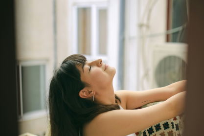 5 συνήθειες που ακολουθούν οι υγιείς άνθρωποι πριν τις 7 το πρωί