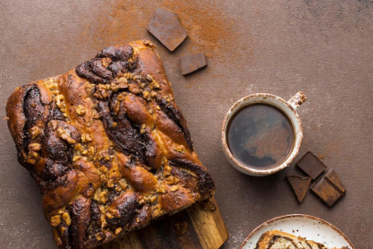 Αφράτο κέικ με χουρμάδες χωρίς ζάχαρη, λάδι και βούτυρο