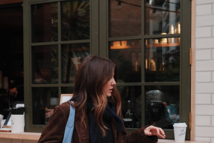 Ο χρωματικός συνδυασμός που θα σου δώσει αέρα πολυτέλειας χωρίς κόπο – 10 + 1 looks για να αντιγράψεις 