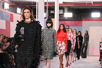 Carolina Herrera F/W 2026-2027: Ένα show-μνεία στη σύγχρονη γυναίκα