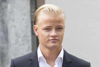 Στο εδώλιο ο Marius Borg Høiby, θετός γιος του διαδόχου της νορβηγικής βασιλικής οικογένειας, για σεξουαλική κακοποιήση