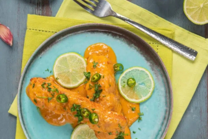 Αρωματικός σολομός με κάρυ και καρύδα