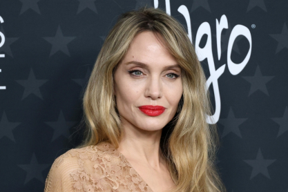 H Αντζελίνα Τζολί εξηγεί, γιατί αγαπάει τα σημάδια από τη διπλή μαστεκτομή - Και αυτό πρέπει να το διαβάσεις