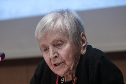 &Pi;έ&theta;&alpha;&nu;&epsilon; &eta; &iota;&sigma;&tau;&omicron;&rho;&iota;&kappa;ό&sigmaf; &Epsilon;&lambda;έ&nu;&eta; &Gamma;&lambda;ύ&kappa;&alpha;&tau;&zeta;&eta;-&Alpha;&rho;&beta;&epsilon;&lambda;έ&rho;