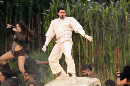 &Omicron; Bad Bunny &phi;ό&rho;&epsilon;&sigma;&epsilon; Zara &sigma;&tau;&omicron; Super Bowl &kappa;&alpha;&iota; &eta; &epsilon;&pi;&iota;&lambda;&omicron;&gamma;ή &alpha;&upsilon;&tau;ή &alpha;&pi;&omicron;&tau;&epsilon;&lambda;&epsilon;ί &alpha;&pi;ό &mu;ό&nu;&eta; &tau;&eta;&sigmaf; &mu;&iota;&alpha; fashion &delta;ή&lambda;&omega;&sigma;&eta;