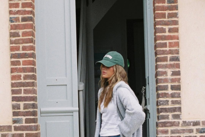 Τι παπούτσια να φορέσεις με τα baggy jeans σου – 6 επιλογές που θα το απογειώσουν