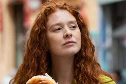 Τρώτε όρθιοι; Δείτε αν αυτό επηρεάζει το βάρος σας