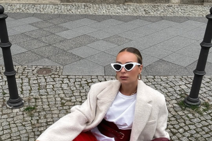 Dopamine dressing στη βροχή: Πώς θα κάνεις και την πιο μουντή ημέρα να μοιάζει με καλοκαίρι