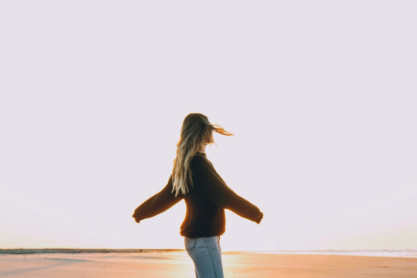 5 μαθήματα που αξίζει να πάρεις από τους ανθρώπους, που τα έχουν βρει με τη μοναξιά τους