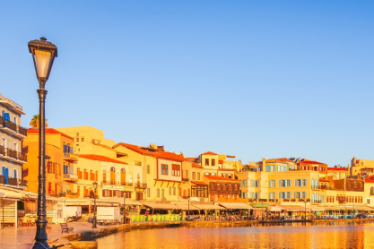 Ο γύρος της Ευρώπης με τα πόδια - Ένα ελληνικό νησί στη «χρυσή» πεντάδα