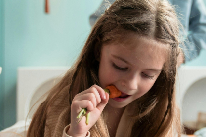 Παιδιά που περνούν πάνω από 4 ώρες/ημέρα σε οθόνες, διατρέχουν υψηλότερο κίνδυνο κατάθλιψης, σύμφωνα με νέα μελέτη