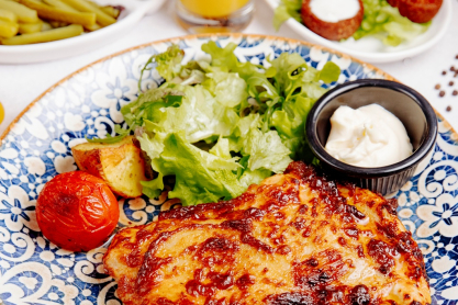 Ψητό κοτόπουλο με μέλι και μουστάρδα: Η σούπερ εύκολη συνταγή που θα σε ενθουσιάσει