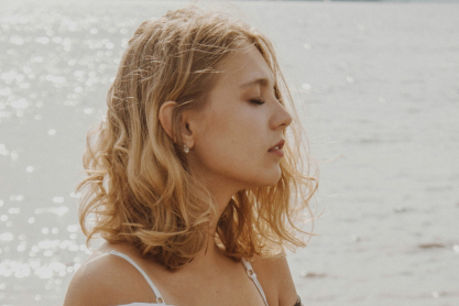 Αν κάνεις αυτά τα 8 πράγματα, ίσως κουβαλάς ψυχικό τραύμα από την παιδική ηλικία σου