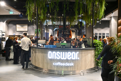 Η Answear υποδέχεται τη σεζόν Άνοιξη/ Καλοκαίρι 2026 με το πρώτο της fashion show