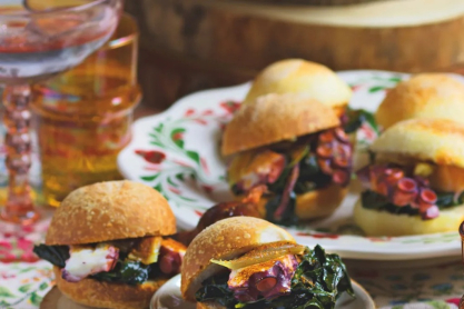 Έχετε δοκιμάσει σάντουιτς με χταπόδι; Η γκουρμέ συνταγή που αξίζει να δοκιμάσετε