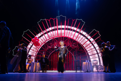 “Astoria”: Το τραύμα της ξενιτιάς