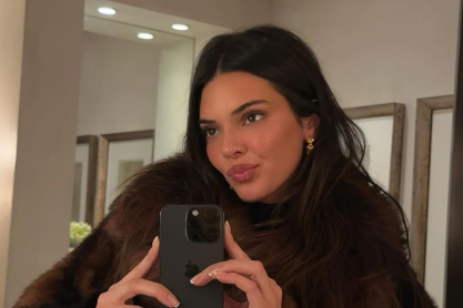 κλασικό γαλλικό μανικιούρ