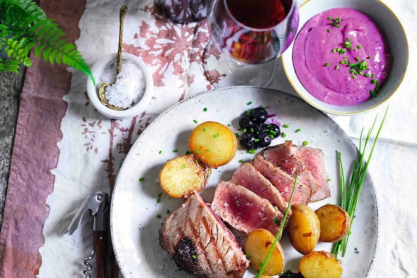 Γευστική έκπληξη: Τόνος με πατάτες και μαγιονέζα μύρτιλου