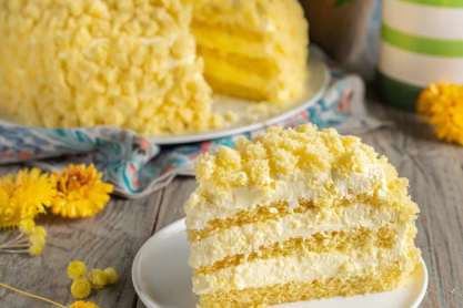 Τούρτα Μιμόζα: Το ιταλικό γλυκό-σύμβολο για την Ημέρα της Γυναίκας