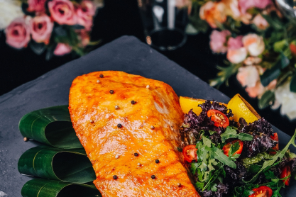 Σολομός με μέλι και πορτοκάλι – Το gourmet πιάτο που όλοι λατρεύουν