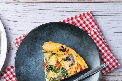 Αλμυρή τάρτα με λαβράκι αγκινάρες και λιαστές ντομάτες που εντυπωσιάζει