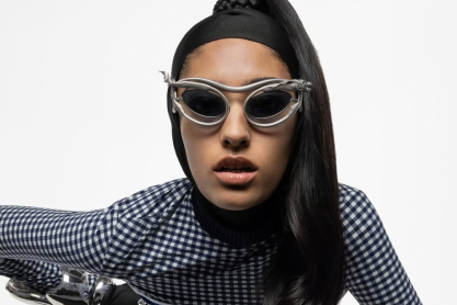 Ο Duran Lantink επανασυστήνει τον οίκο Jean Paul Gaultier, μέσα από την καμπάνια Junior, γεμάτη δράση και υπερβολή