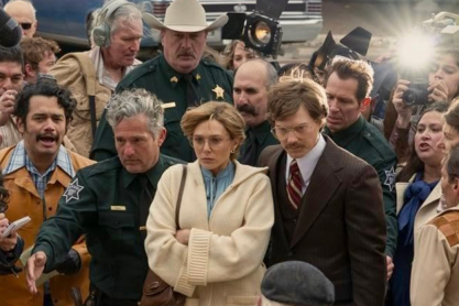 6 μίνι σειρές για να τις τελειώσεις μέσα σε ένα Σαββατοκύριακο