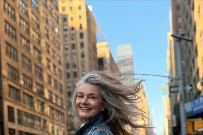 Πολίνα Πορίζκοβα: Στα 60 της, το supermodel των '80s «σπάει» κάθε ταμπού και ποζάρει με τα δαντελένια της εσώρουχα