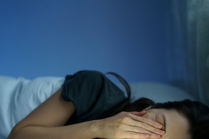 Γιατί δεν μπορείς να κοιμηθείς; Το άγχος που σε κρατάει ξύπνιο (και πώς να το αντιμετωπίσεις)