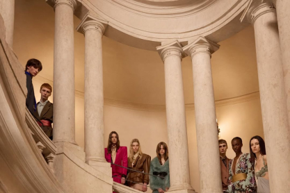 Valentino: Ο Αλεσάντρο Μικέλε θέλει η υψηλή ραπτική να είναι προσβάσιμη σε όλους – Το show στο Palazzo Barberini και οι προβολές σε Ρώμη, Μιλάνο και Νάπολη