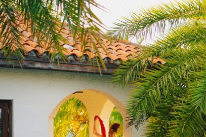 H Γουίνι Χάρλοου χορεύει με το μπικίνι της και φέρνει το καλοκαίρι στο Instagram