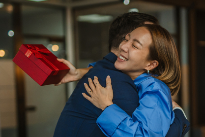 Τα τέσσερα ζώδια που λένε ότι δεν τους νοιάζουν οι γιορτές… αλλά περιμένουν το δώρο τους