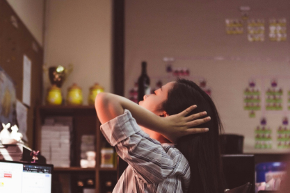 Η τοξικότητα στον χώρο εργασίας μας γερνά πιο γρήγορα, σύμφωνα με έρευνα