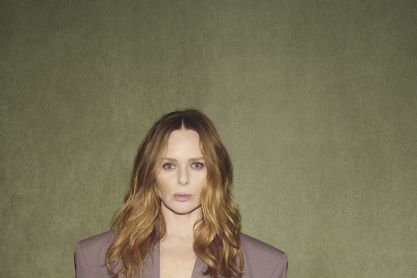 &Eta; Stella McCartney &laquo;&epsilon;&pi;&iota;&sigma;&tau;&rho;έ&phi;&epsilon;&iota;&raquo; &sigma;&tau;&eta;&nu; H&M &mu;&epsilon;&tau;ά &alpha;&pi;ό 21 &chi;&rho;ό&nu;&iota;&alpha; &mu;&epsilon; &mu;&iota;&alpha; &sigma;&upsilon;&lambda;&lambda;&omicron;&gamma;ή &pi;&omicron;&upsilon; &epsilon;&nu;ώ&nu;&epsilon;&iota; &tau;&omicron; &pi;&alpha;&rho;&epsilon;&lambda;&theta;ό&nu; &mu;&epsilon; &tau;&omicron; &pi;&alpha;&rho;ό&nu;