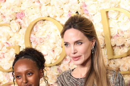 Ζαχάρα Τζολί: «Η μητέρα μου είναι η πιο ανιδιοτελής γυναίκα» – Η δημόσια εξομολόγηση για την Αντζελίνα Τζολί