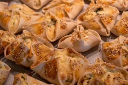 Τα γλυκά του Πάσχα στην Ελλάδα: Ένα γευστικό ταξίδι από το Ιόνιο μέχρι την Κρήτη