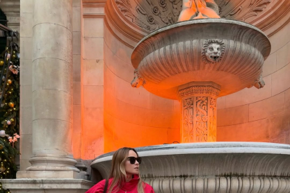 To μπουφάν από τα H&M σε εντυπωσιακό κόκκινο χρώμα που θα γίνει το must have κάθε ανοιξιάτικης εμφάνισης