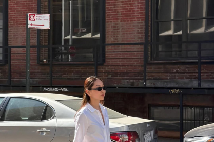 Tο κόλπο για να μην λερωθεί ποτέ ξανά ο γιακάς σου με makeup – Το απρόσμενο προϊόν ομορφιάς που θα σε σώσει