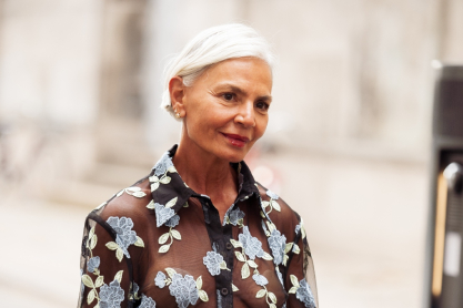 serum προσώπου ηλικία 60