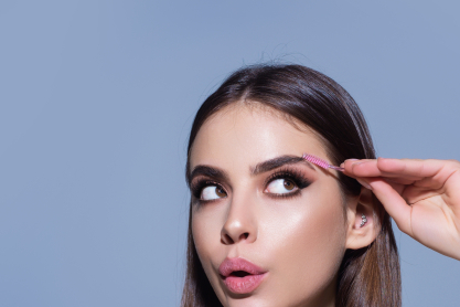 Το βλέμμα που ξεχωρίζει: Ο απόλυτος οδηγός για φυσικό και κομψό μακιγιάζ ματιών