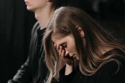 Μήπως το “σύνδρομο παράλληλης ζωής” καταστρέφει τη σχέση σου;