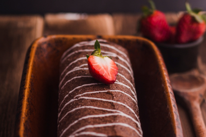 Αν έχεις αυτά τα 4 υλικά, μπορείς να φτιάξεις τον πιο νόστιμο κορμό σοκολάτας