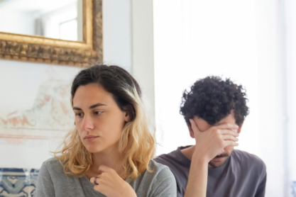 8 φράσεις που προδίδουν ότι βρίσκεσαι σε μια δυστυχισμένη σχέση
